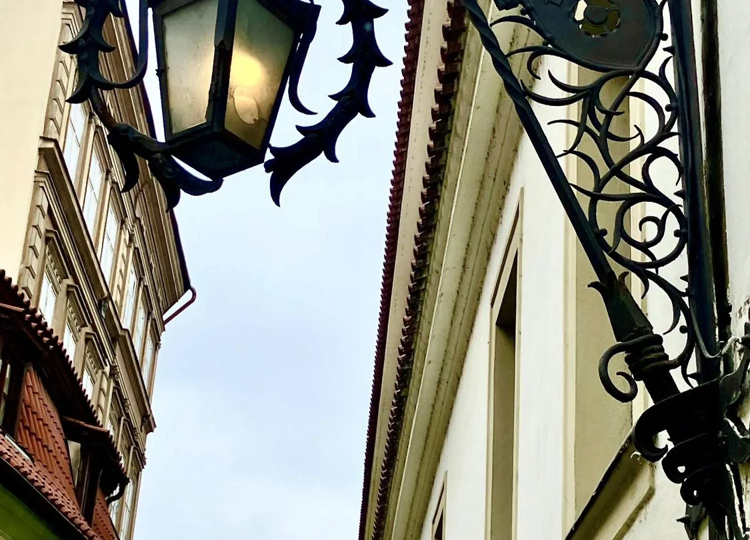 Prague Romantic Apartment Near Charles Bridge